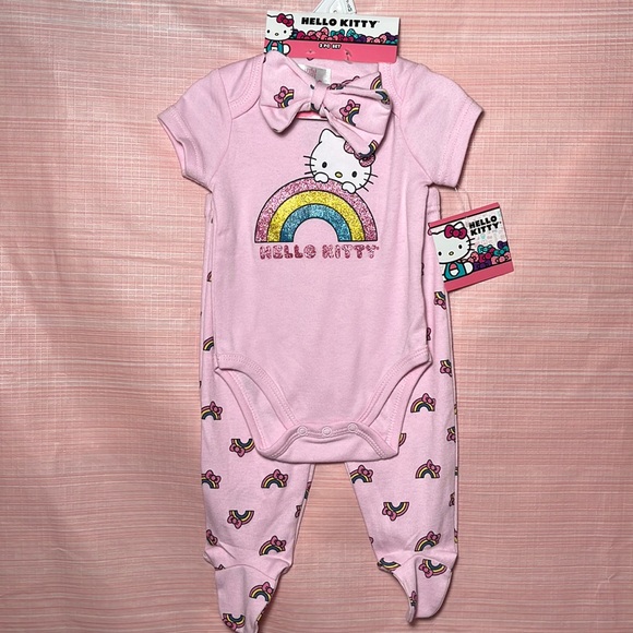 NWT 3 Piece Hello Kitty Baby Set - Picture 1 of 2